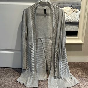 Lightweight grey long sleeve cardigan from Savvi